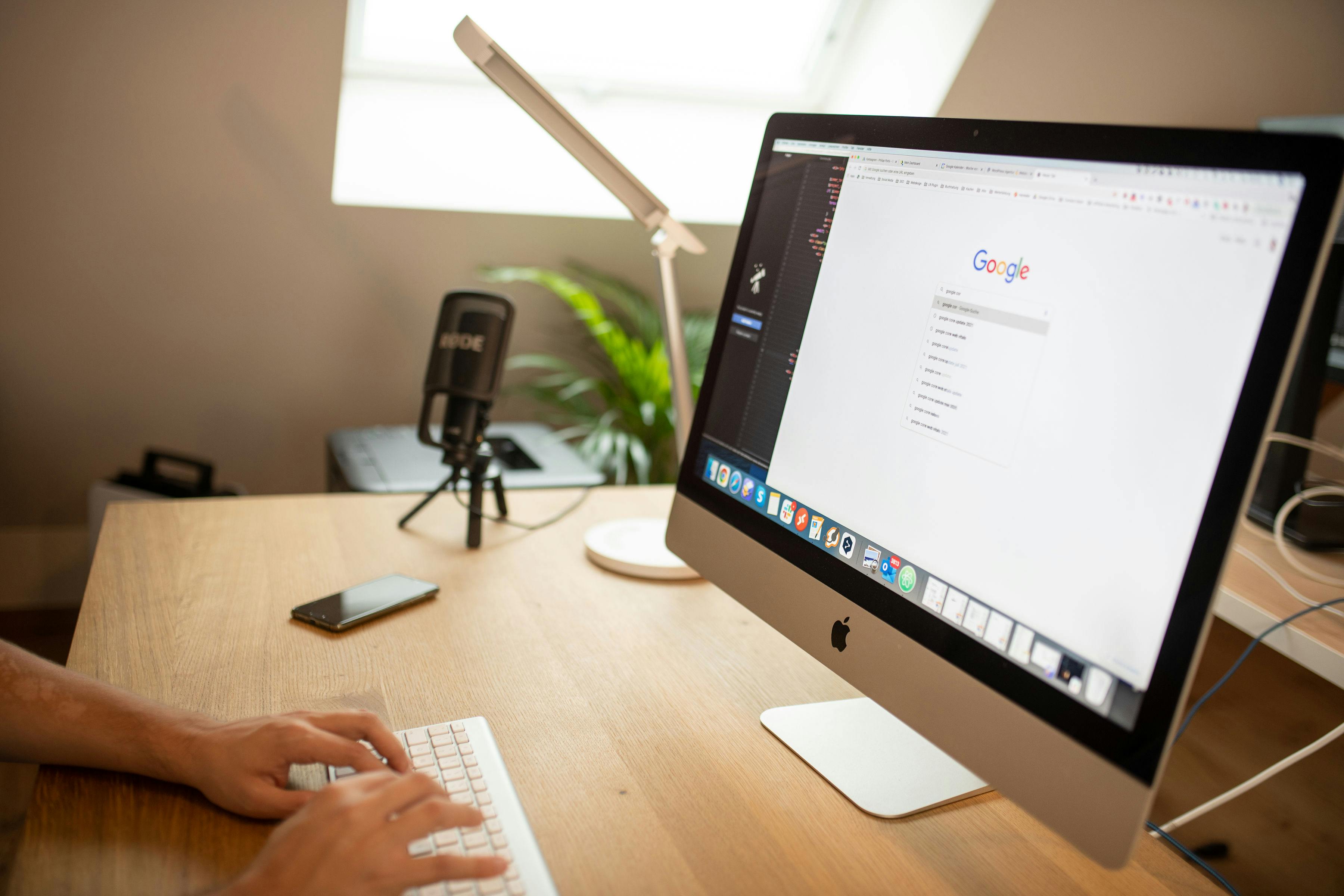 SEO is het optimaliseren van jouw website zodat zoekmachines jouw content begrijpen en hoger tonen. Dit betekent dat je teksten, techniek en autoriteit verbeter